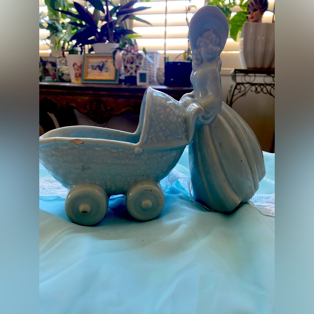 HAEGER MOTHER BABY CARRIAGE 7 1/2”